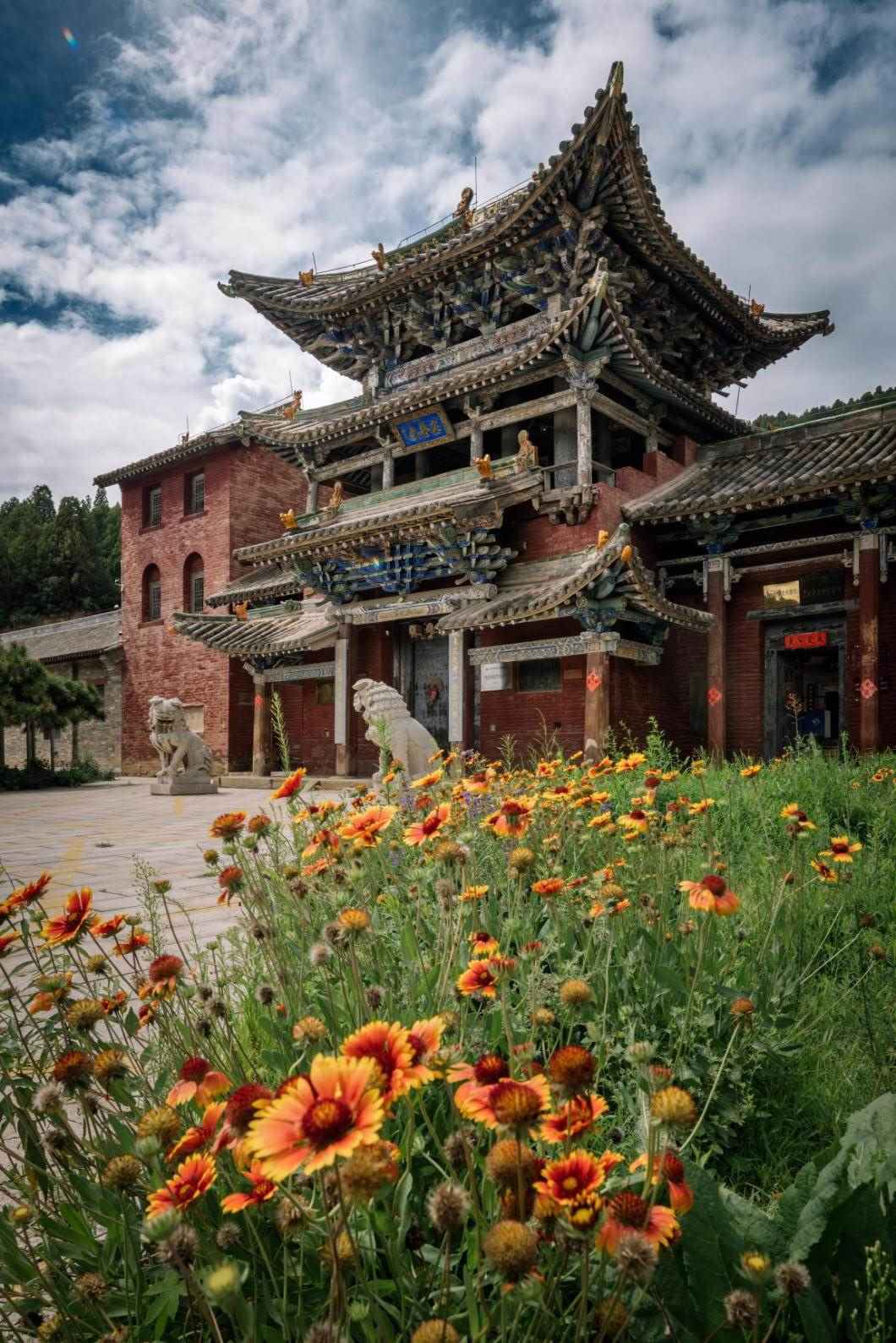 全國(guó)重點(diǎn)文物保護(hù)單位定林寺。蘇唐詩攝