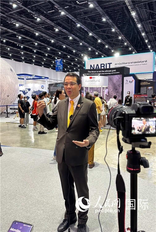 泰國國家天文研究所所長薩蘭接受采訪。人民網(wǎng)記者簡承淵攝
