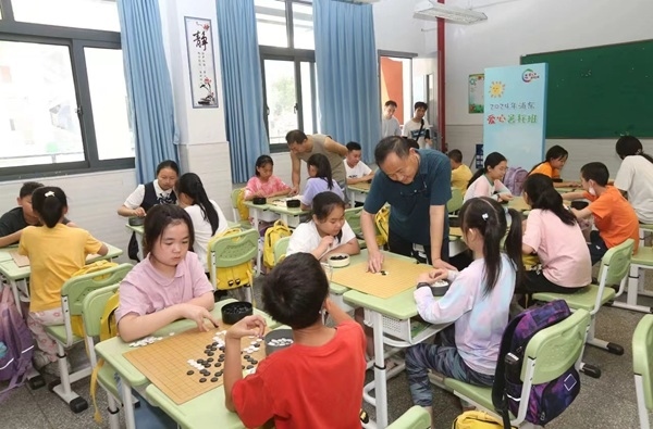 暑托班圍棋課。