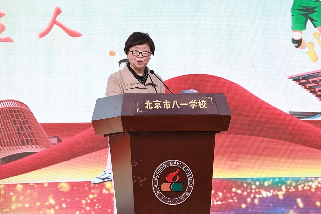 蘇東林院士講授開學(xué)第一課。校方供圖