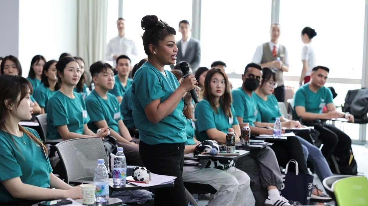 各方代表和在場(chǎng)嘉賓共同見證了培訓(xùn)基地的正式掛牌，活動(dòng)當(dāng)日還展開了培訓(xùn)試講環(huán)節(jié)。