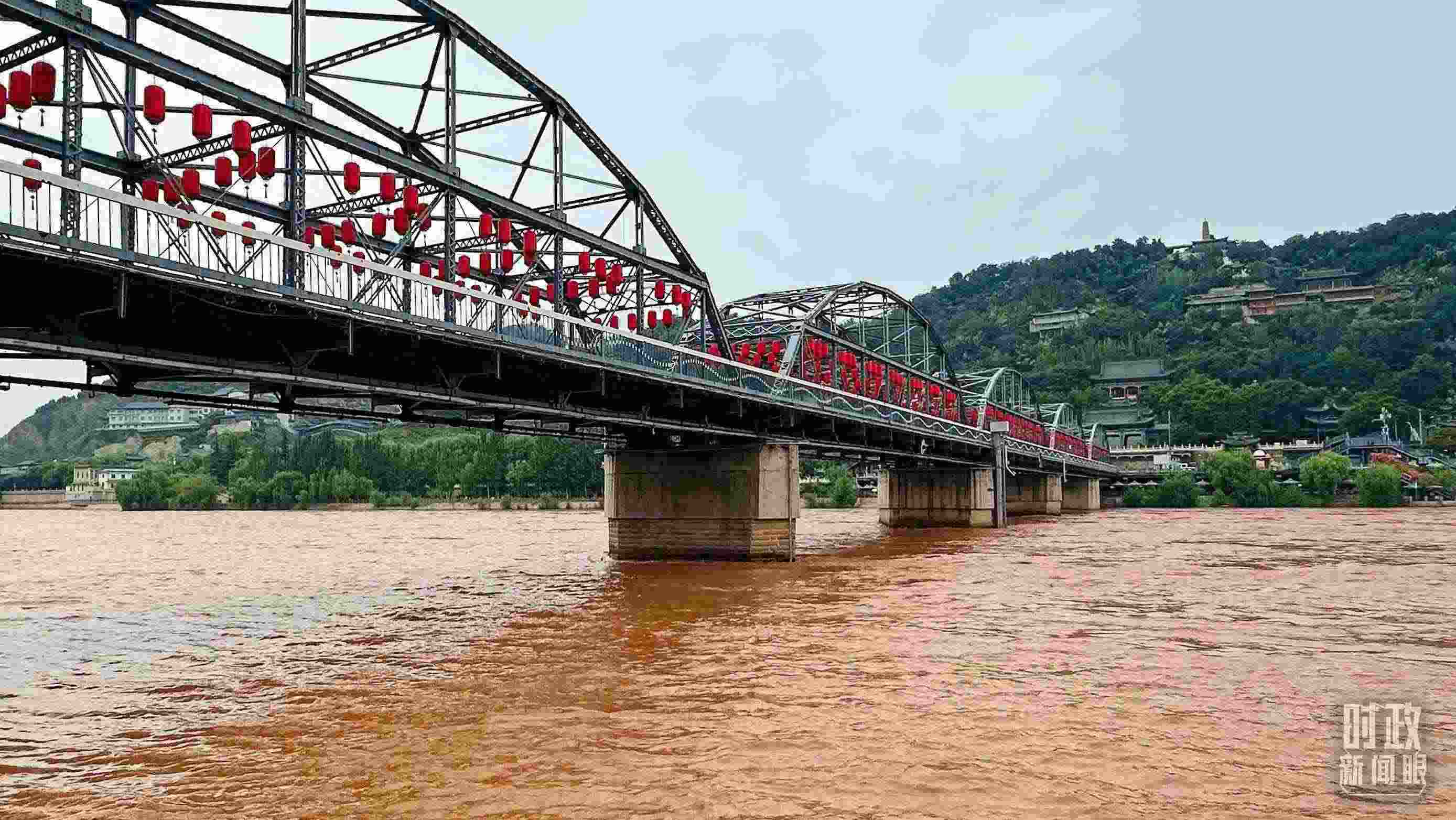 △黃河蘭州中山橋段。（總臺央視記者范一鳴拍攝）