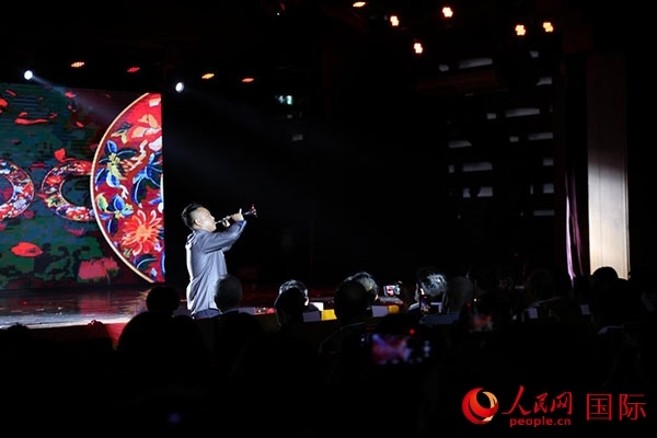 演出現(xiàn)場，演員帶來嗩吶獨奏《看秧歌》。人民網(wǎng)記者 楊一攝