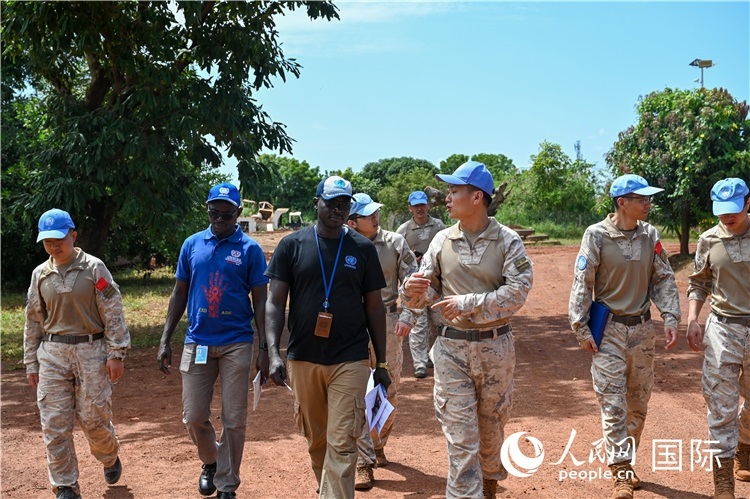 圖2 檢查組實地查驗。孫千攝