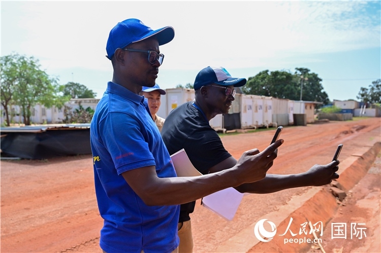 圖6 檢查組拍攝優(yōu)秀做法。謝坤攝