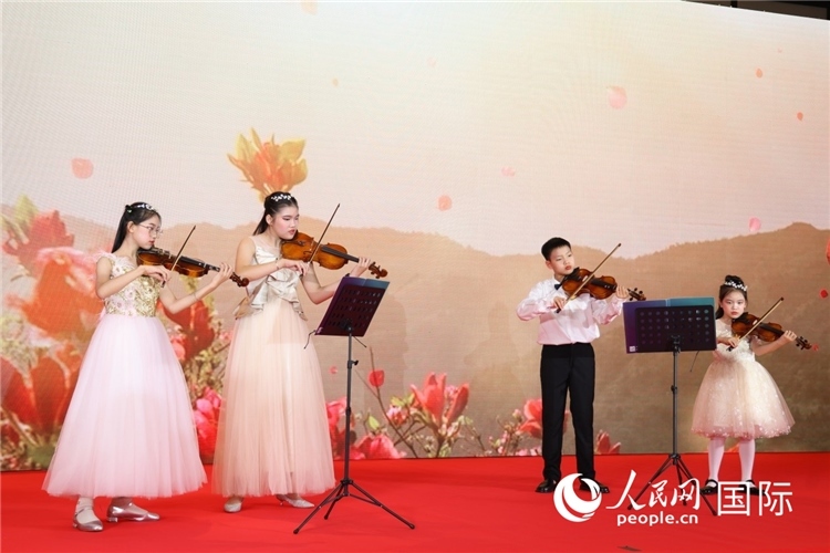 中國(guó)青少年樂(lè)器表演。人民網(wǎng)記者任皓宇攝