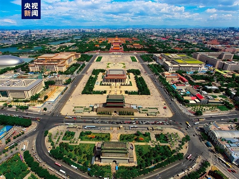 △全長(zhǎng)7.8公里的北京中軸線上，分布有鐘鼓樓、景山、故宮等15處遺產(chǎn)構(gòu)成要素。