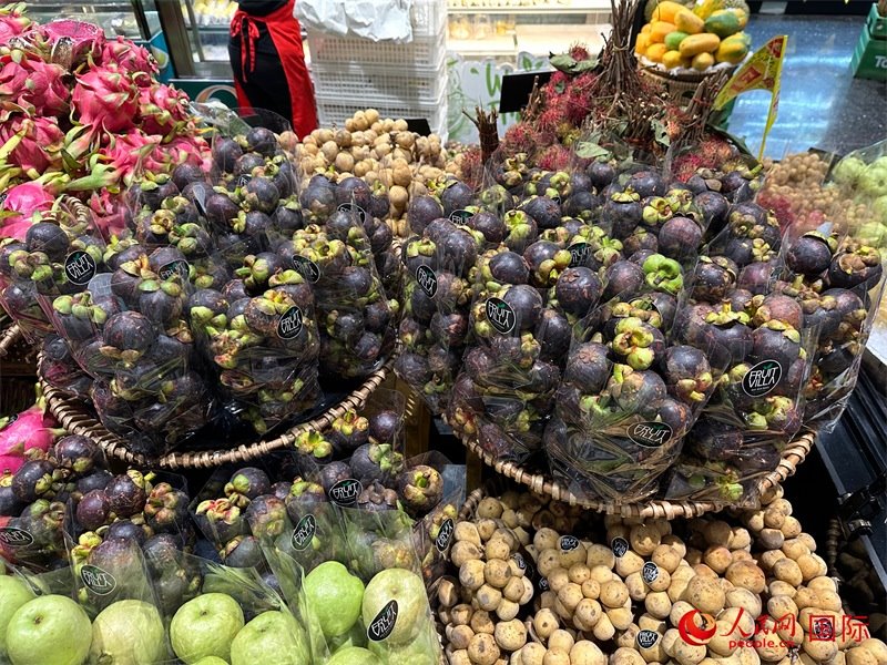 泰國超市售賣的山竹。人民網(wǎng)記者 簡(jiǎn)承淵攝