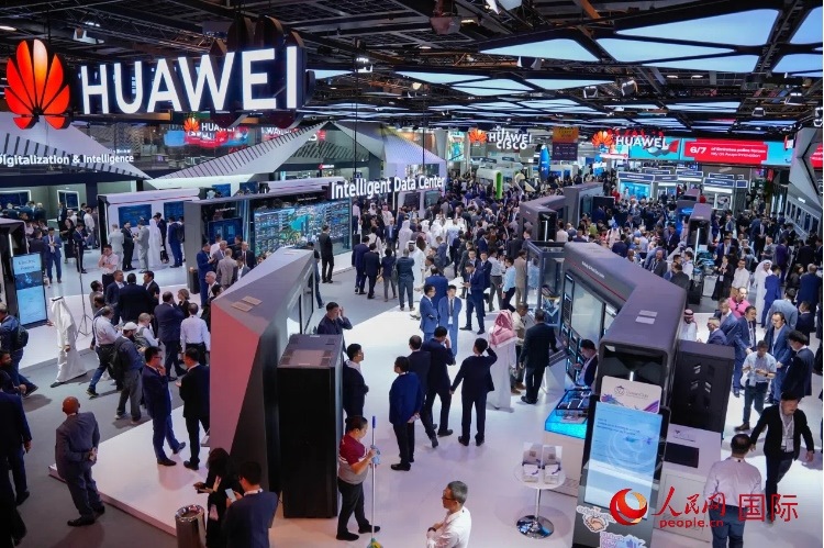 華為展臺(tái)。人民網(wǎng) 塔里克·易卜拉欣攝