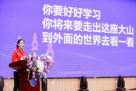 王麗萍進(jìn)行主題宣講。主辦方供圖