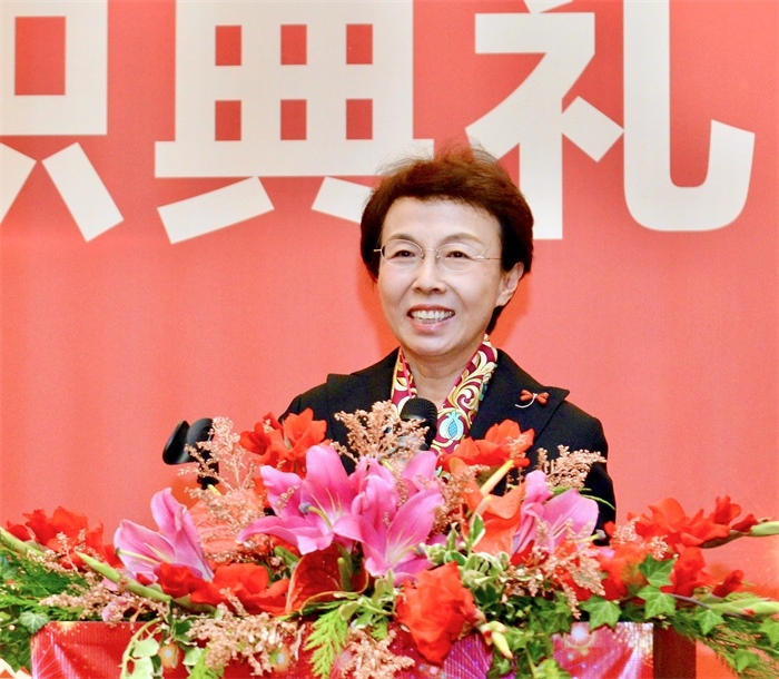 中國僑聯(lián)副主席程紅出席比利時(shí)浙江籍僑團(tuán)聯(lián)盟第二屆主席團(tuán)就職典禮并致辭。比利時(shí)浙江籍僑團(tuán)聯(lián)盟供圖