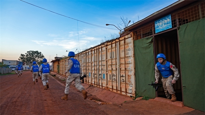 支援加強(qiáng)警戒點(diǎn)位。孫亞斌攝