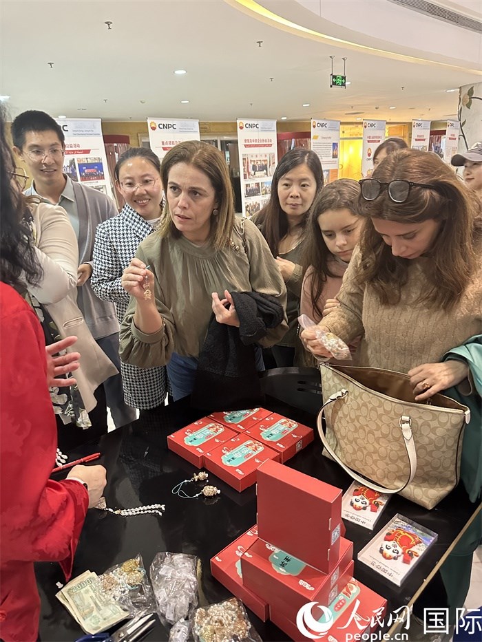 中國傳統(tǒng)非物質(zhì)文化遺產(chǎn)互動(dòng)展示。人民網(wǎng)記者 郝瑞敏攝