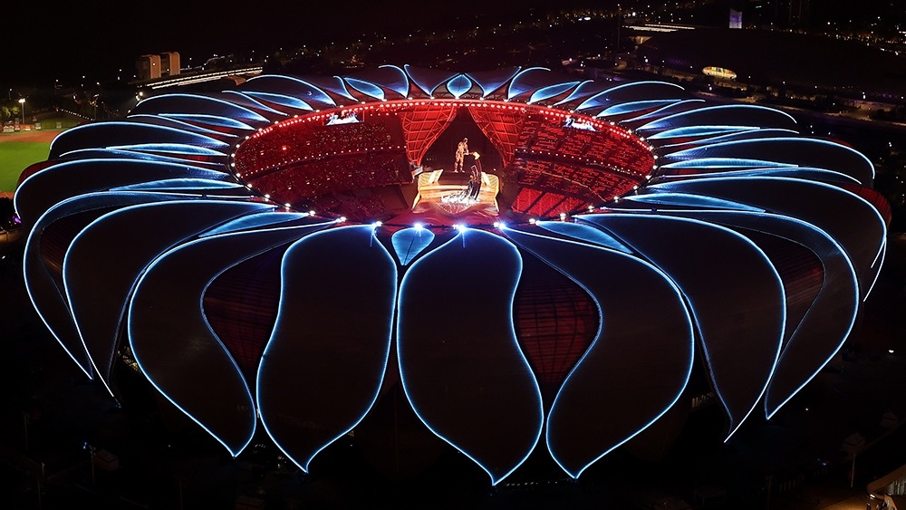 2023年9月23日，第19屆亞洲運(yùn)動(dòng)會(huì)開(kāi)幕式上，最后一棒火炬手汪順和“數(shù)字火炬手”在開(kāi)幕式上點(diǎn)燃主火炬。