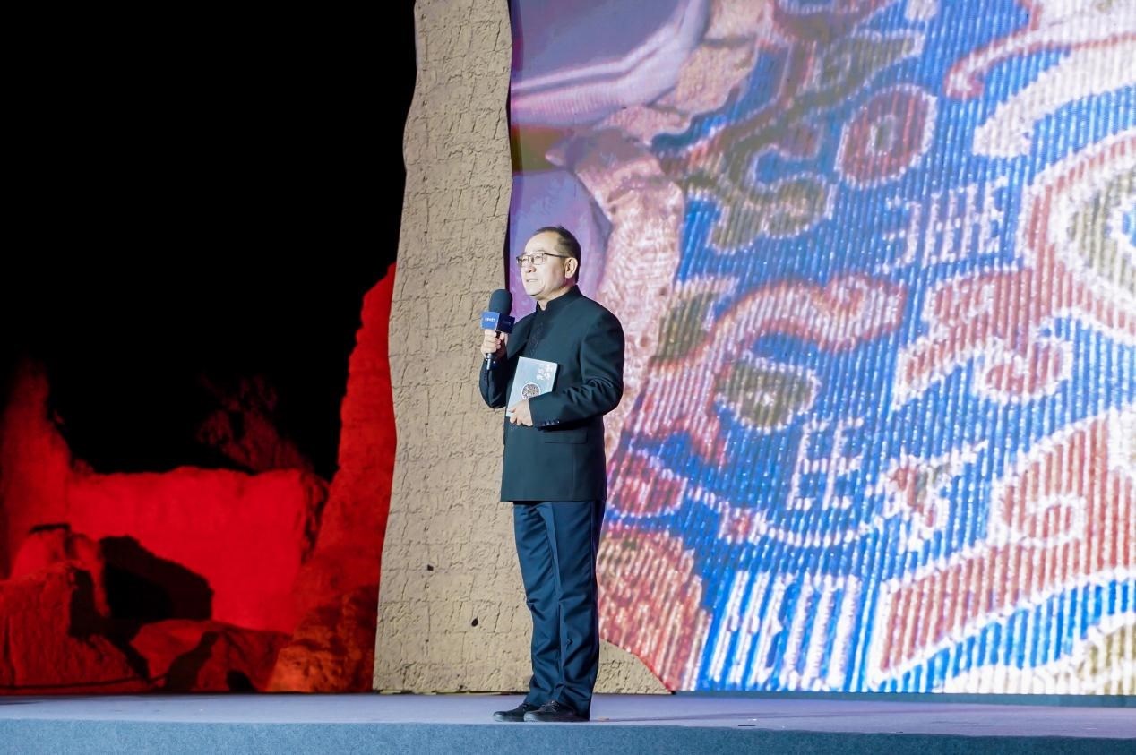 于志勇在“何以中國·五星出東方”網(wǎng)絡主題宣傳活動現(xiàn)場演講。人民視頻供圖