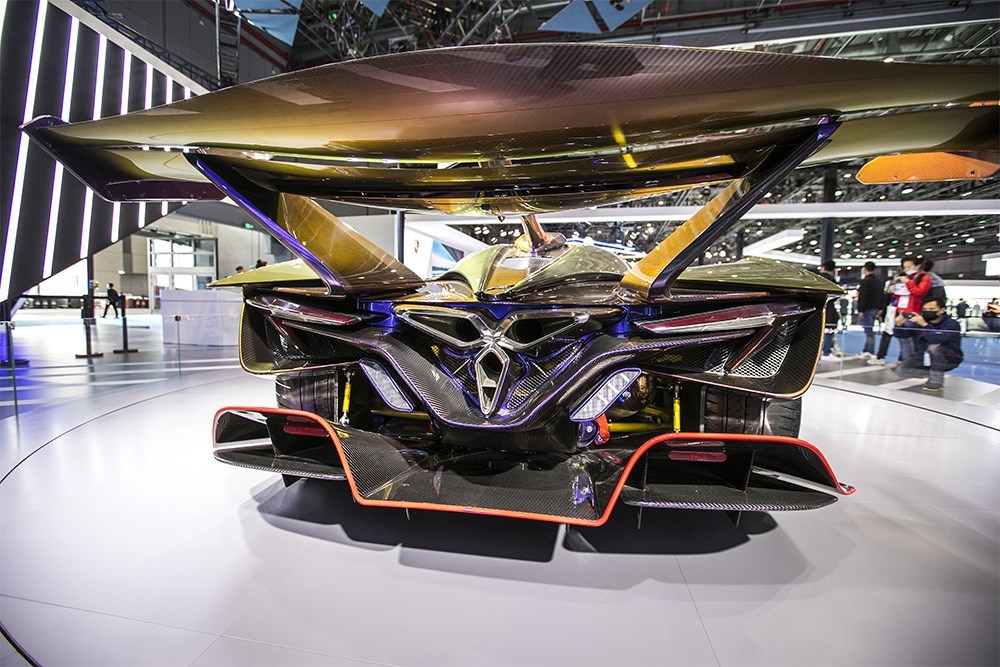 2020年11月5日，上海，來自德國的全球首款全碳纖維跑車亮相進博會。該車總重量只有1250KG。