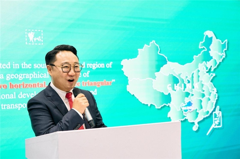 “中國館”貴州旅游推介會現(xiàn)場介紹。楊浩鵬