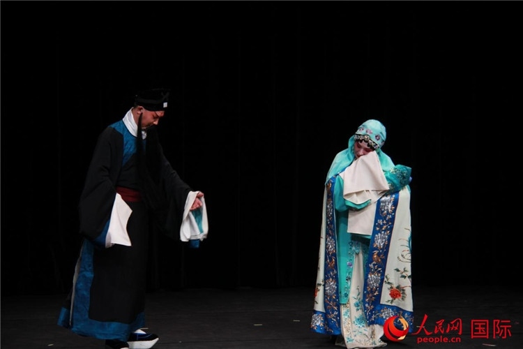 《趙氏孤兒》演出劇照。人民網(wǎng)記者 尚凱元攝