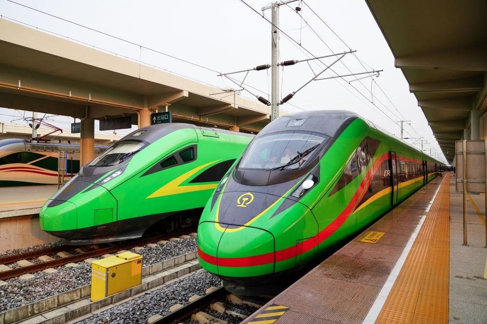 截至2024年7月5日，中老鐵路國際旅客列車累計開行滿1000列，極大地便利了沿線民眾出行。