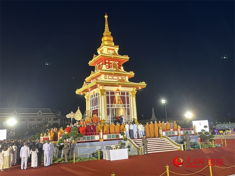 北京靈光寺佛牙舍利抵達王家田廣場安奉。人民網(wǎng)記者孫廣勇攝