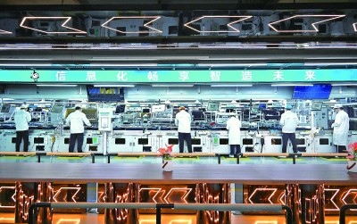 山東青島一家企業(yè)的生產(chǎn)車間。新華社發(fā)