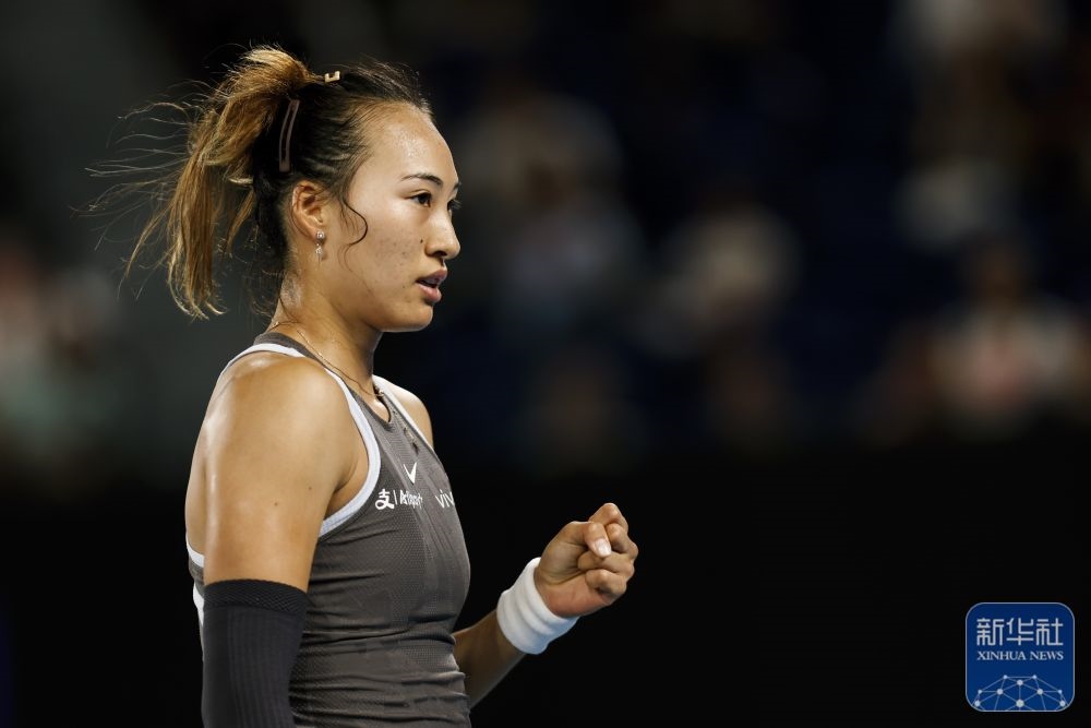 ↑鄭欽文在比賽中慶祝得分。新華社記者 馬平 攝