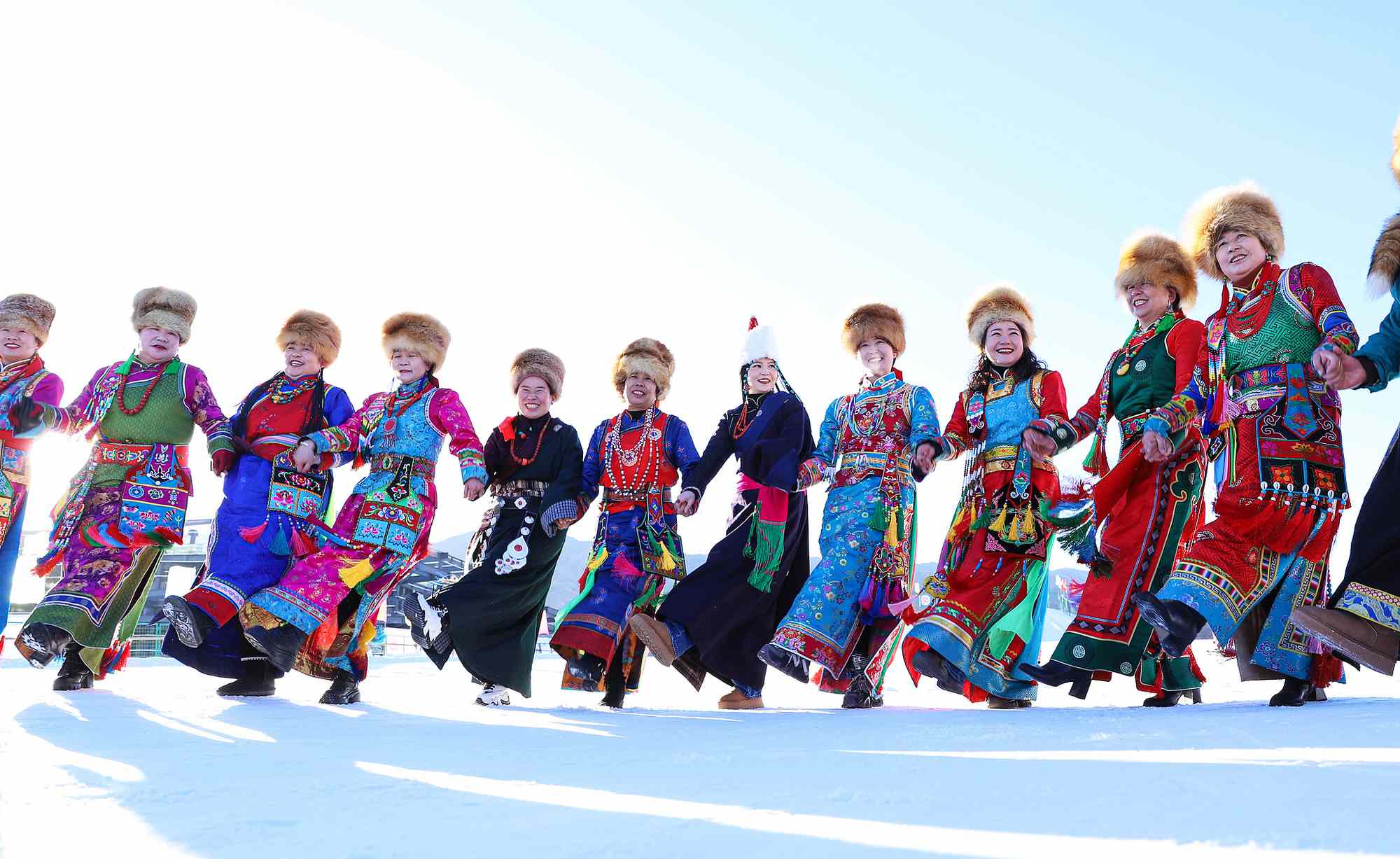 甘肅張掖，雪地千人鍋莊舞表演