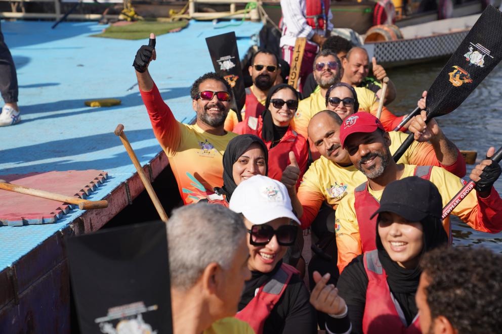 活動(dòng)現(xiàn)場龍舟競技，共慶春節(jié)。開羅中國文化中心供圖