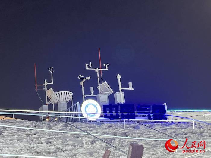 園區(qū)內(nèi)九要素自動(dòng)氣象觀測(cè)站。人民網(wǎng) 高清揚(yáng)攝