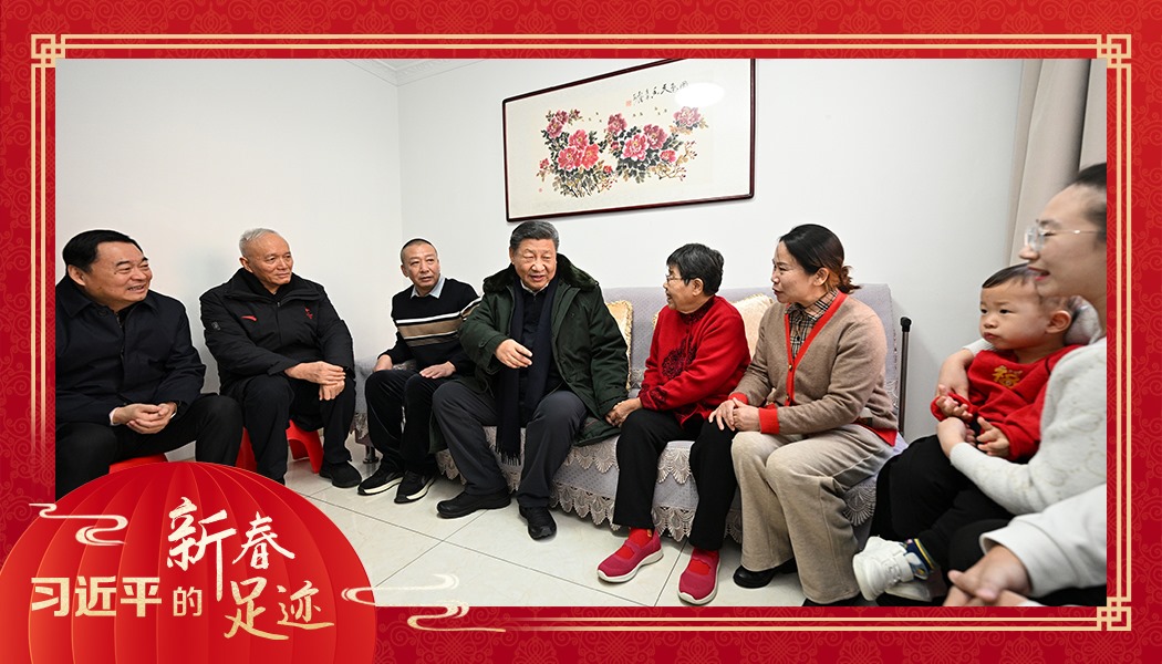 2025年1月23日，農(nóng)歷新年前夕，習(xí)近平總書(shū)記在遼寧沈陽(yáng)大東區(qū)長(zhǎng)安街道長(zhǎng)安小區(qū)考察時(shí)，走進(jìn)居民郎素蘭家中看望。