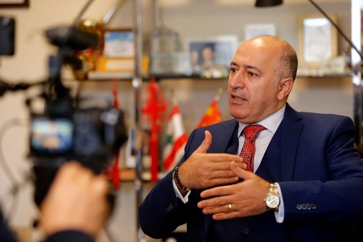 瓦里夫·庫邁哈在接受采訪。受訪者供圖