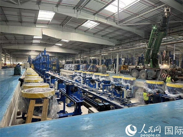 森麒麟輪胎在科技城的工廠車間。人民網記者 黃培昭攝