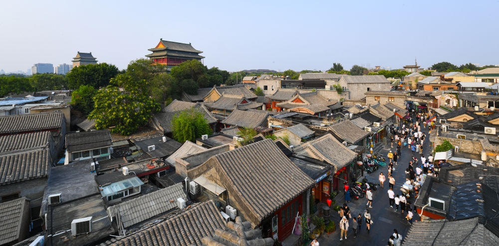 遠(yuǎn)眺鐘鼓樓。新華社記者 陳鐘昊 攝