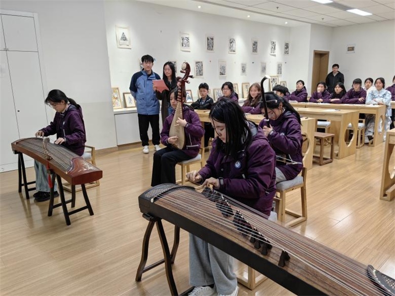 匡園學(xué)生民樂合奏。