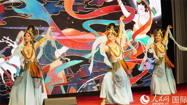 敦煌舞蹈表演。人民網(wǎng) 蔣曉辰攝