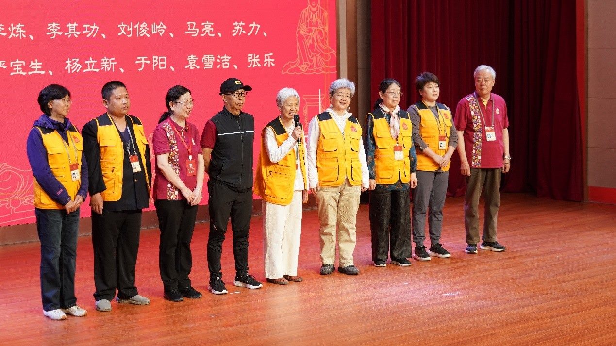 服務(wù)滿二十年志愿者代表發(fā)表感言。故宮博物院供圖