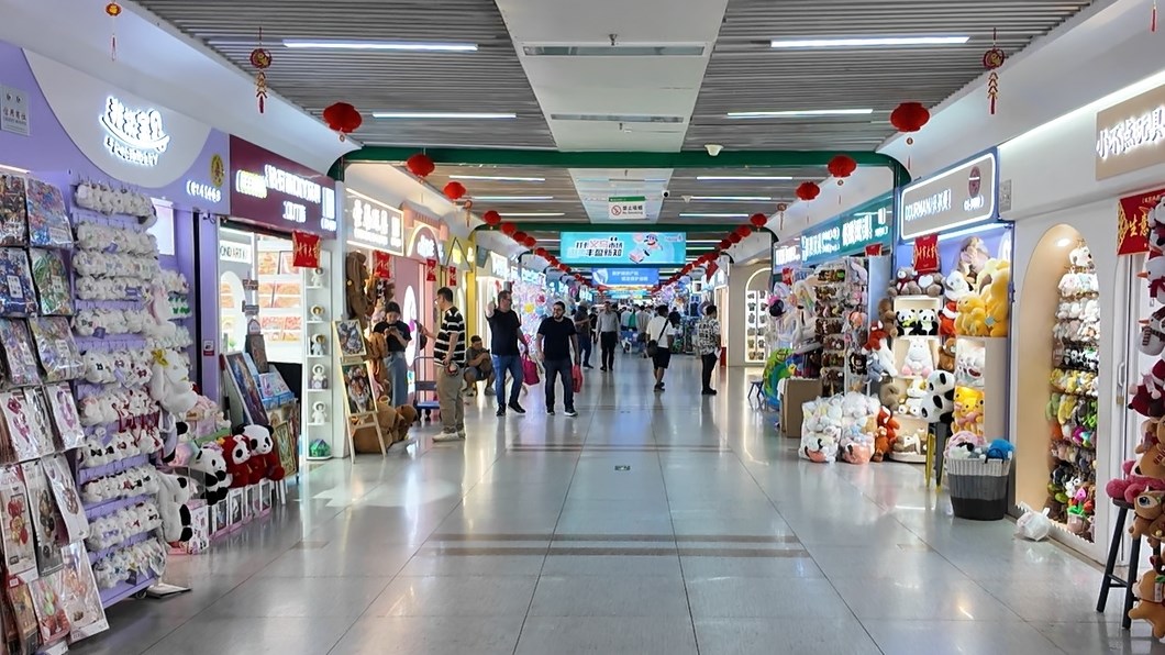 4月30日，義烏國際商貿(mào)城一區(qū)現(xiàn)場。人民網(wǎng)記者 王仁宏攝