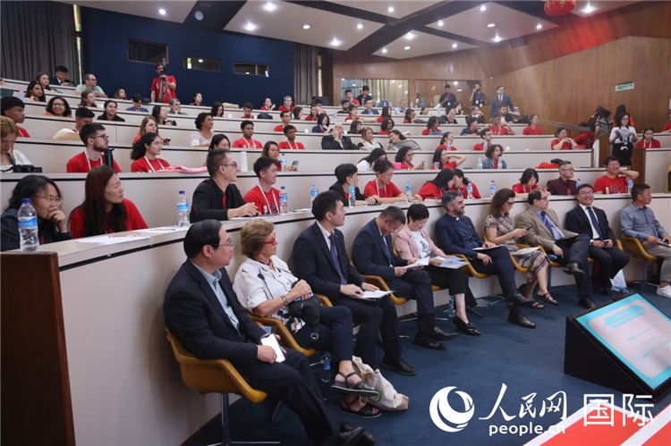 2025年“漢語(yǔ)橋”巴西賽區(qū)決賽現(xiàn)場(chǎng)。人民網(wǎng)記者 時(shí)元皓攝