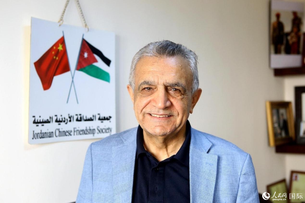 圖為約中友協(xié)主席賈邁勒·達(dá)穆?tīng)?。人民網(wǎng)納達(dá)爾·達(dá)烏德攝