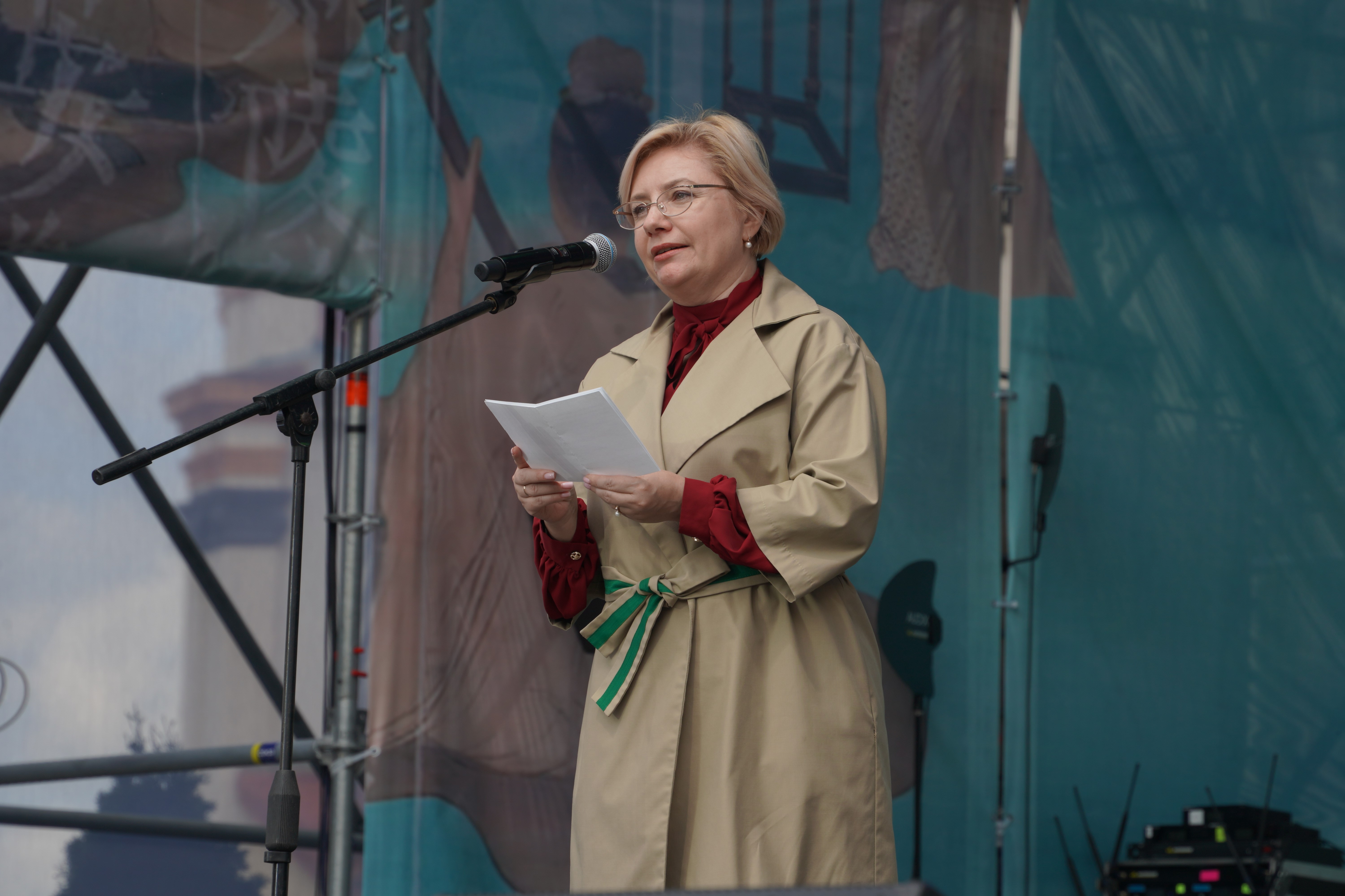 拉扎列維奇在活動(dòng)開(kāi)幕式上發(fā)表致辭。中國(guó)駐白俄羅斯大使館供圖