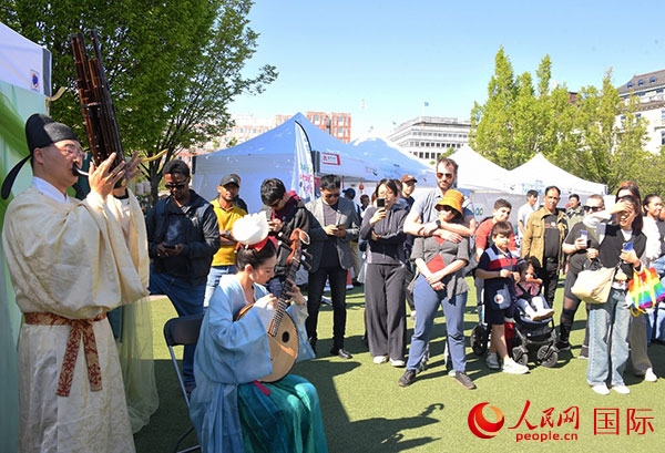 明月民樂工坊展示。人民網(wǎng)記者 殷淼攝