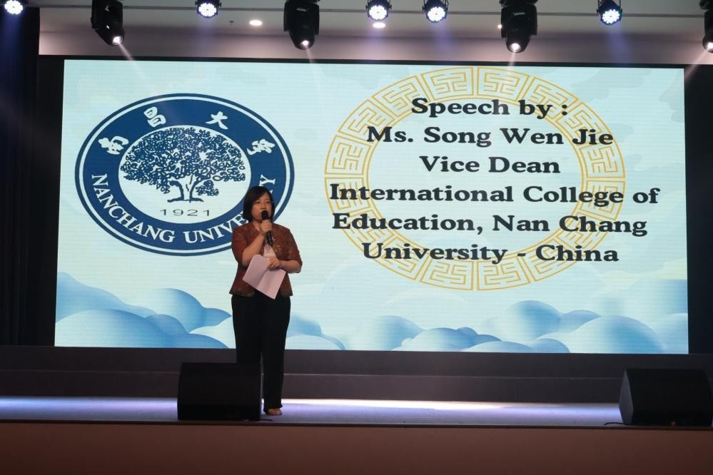 宋文杰致辭。哈山努丁大學(xué)孔子學(xué)院供圖