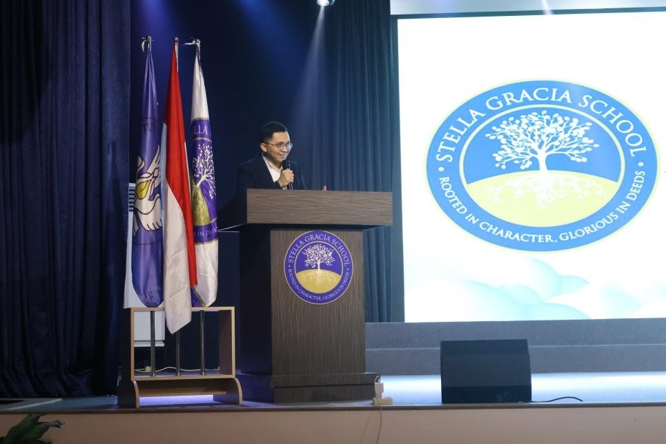 安德魯致辭。哈山努丁大學(xué)孔子學(xué)院供圖